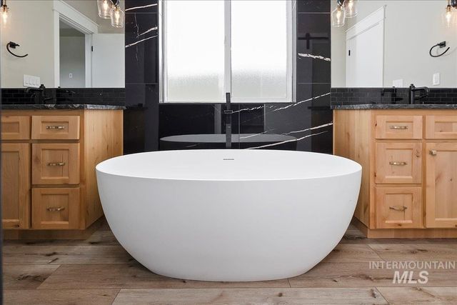 584 Canyon Falls, Twin Falls, ID 83301