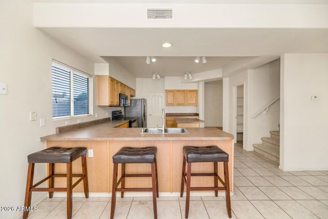 7212 W SURREY Avenue, Peoria, AZ 85381