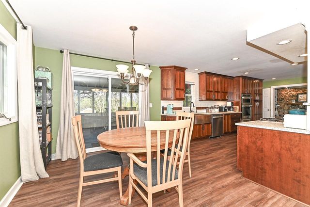 8138 205th AVENUE, Bristol, WI 53104