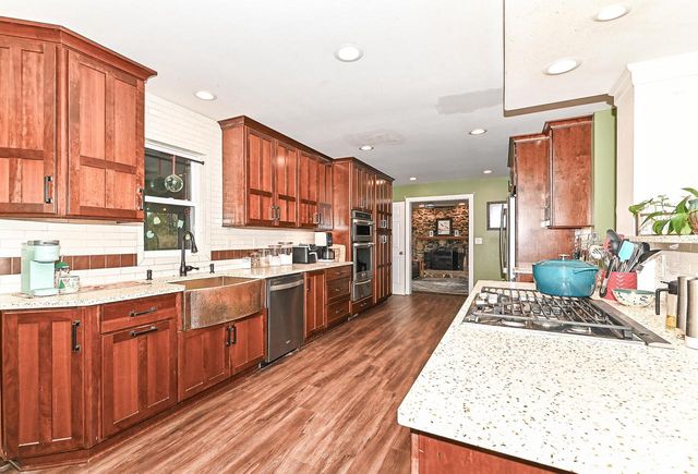 8138 205th AVENUE, Bristol, WI 53104