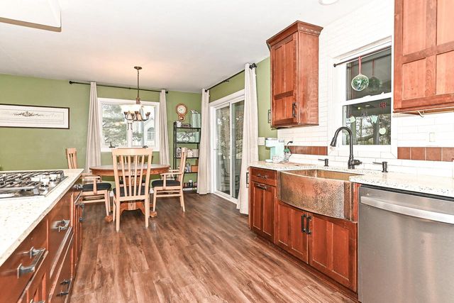 8138 205th AVENUE, Bristol, WI 53104