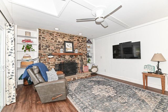 8138 205th AVENUE, Bristol, WI 53104