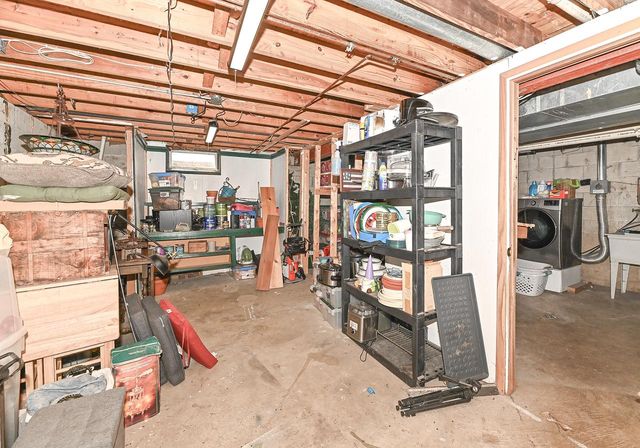 8138 205th AVENUE, Bristol, WI 53104