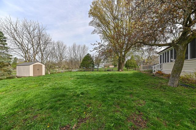 8138 205th AVENUE, Bristol, WI 53104