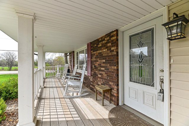 8138 205th AVENUE, Bristol, WI 53104