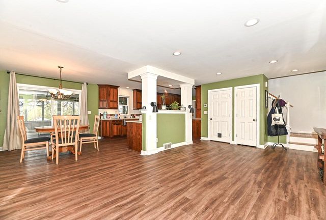 8138 205th AVENUE, Bristol, WI 53104