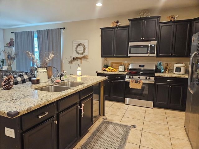 4117 NE 21st St, Homestead, FL 33033