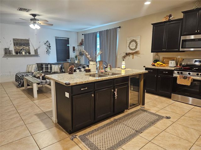 4117 NE 21st St, Homestead, FL 33033
