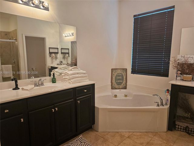 4117 NE 21st St, Homestead, FL 33033