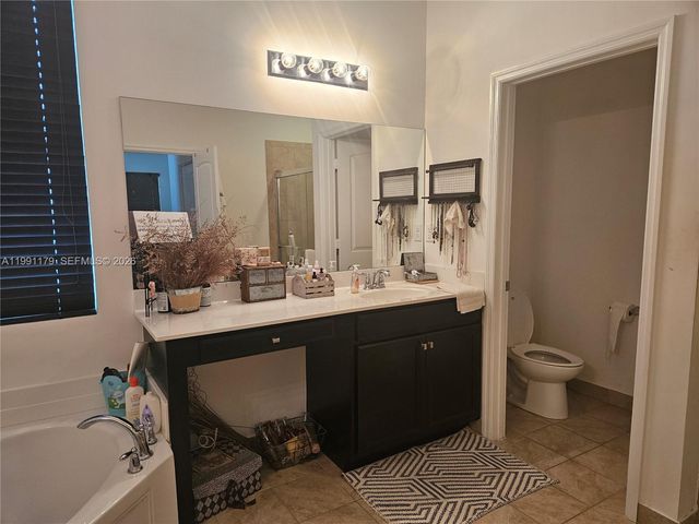 4117 NE 21st St, Homestead, FL 33033