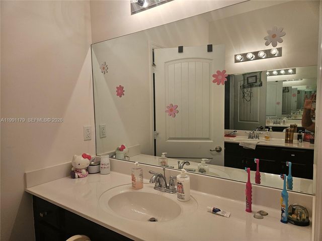 4117 NE 21st St, Homestead, FL 33033