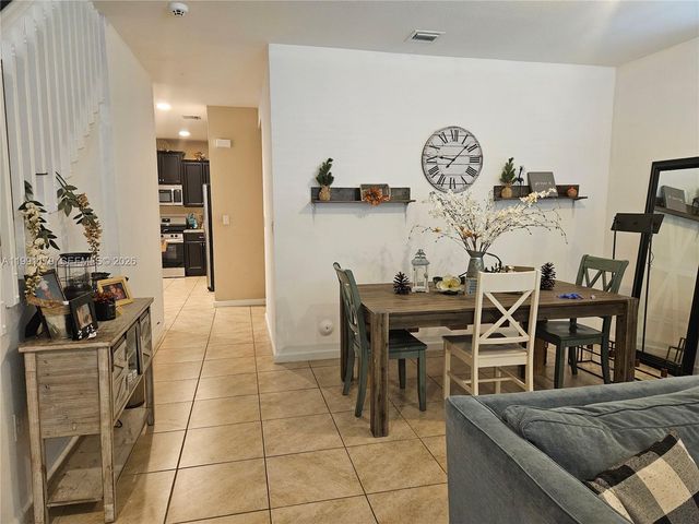 4117 NE 21st St, Homestead, FL 33033