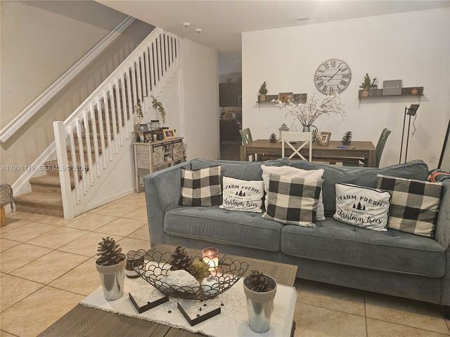 4117 NE 21st St, Homestead, FL 33033