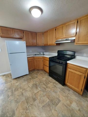 273 S 3rd Avenue, Kankakee, IL 60901