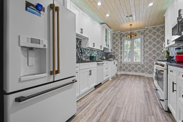4948 Fulton Pl., Murrells Inlet, SC 29576