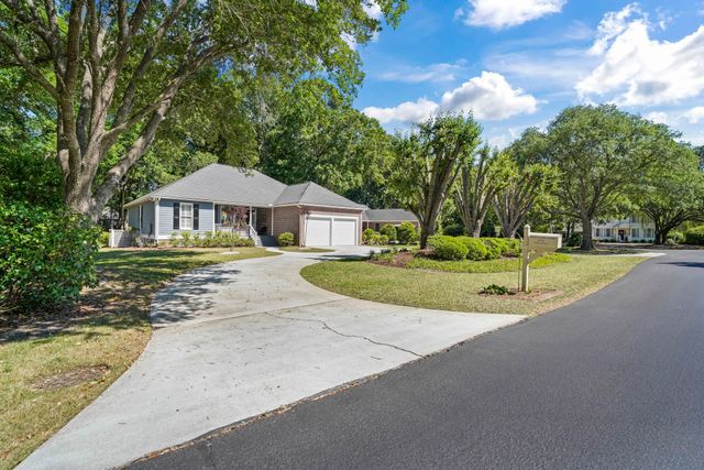 4948 Fulton Pl., Murrells Inlet, SC 29576