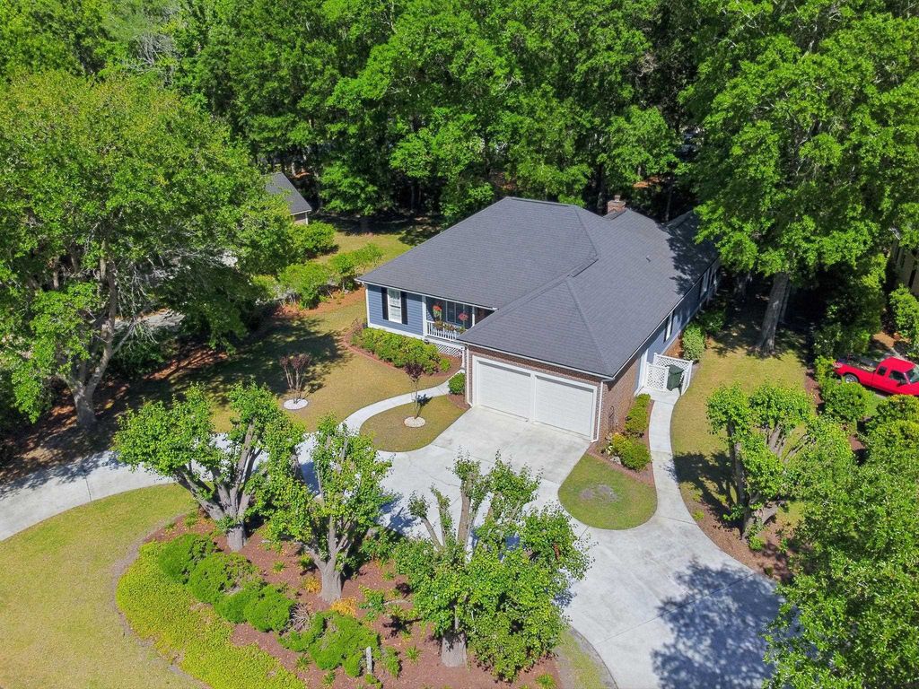 4948 Fulton Pl., Murrells Inlet, SC 29576