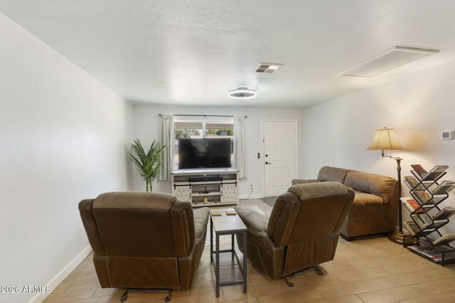 9523 E DALLAS Street, Mesa, AZ 85207