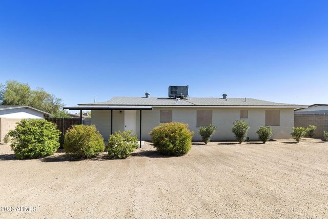 9523 E DALLAS Street, Mesa, AZ 85207