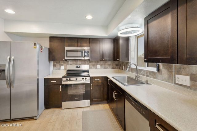 9523 E DALLAS Street, Mesa, AZ 85207