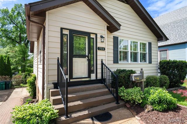 754 Greeley Avenue, Webster Groves, MO 63119