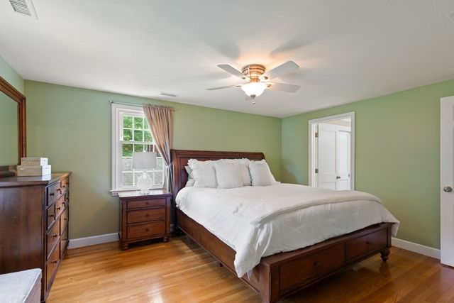24 Edgemere Rd, Lynnfield, MA 01940