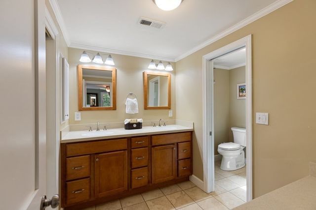 24 Edgemere Rd, Lynnfield, MA 01940