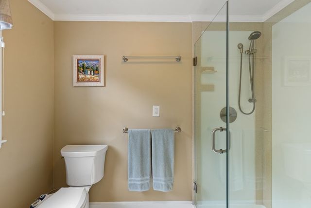 24 Edgemere Rd, Lynnfield, MA 01940