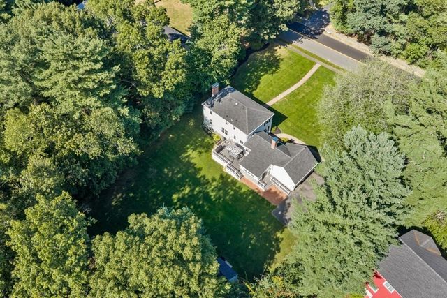 24 Edgemere Rd, Lynnfield, MA 01940