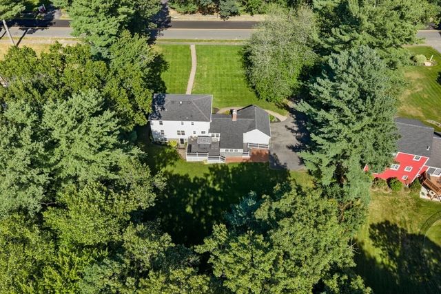 24 Edgemere Rd, Lynnfield, MA 01940