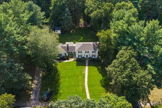24 Edgemere Rd, Lynnfield, MA 01940