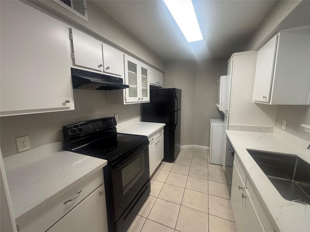 18800 Egret Bay Boulevard 1602, Webster, TX 77058