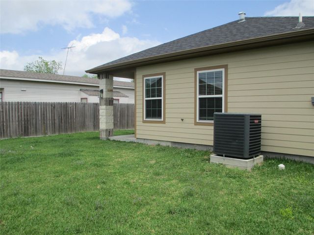 1209 Elm, Baytown, TX 77520