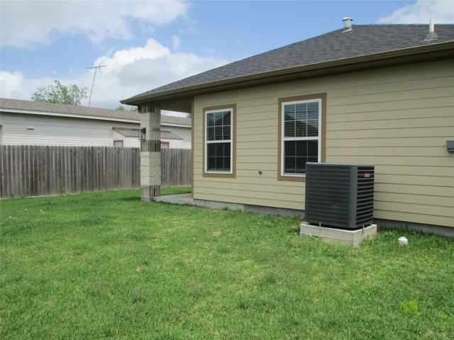 1209 Elm, Baytown, TX 77520