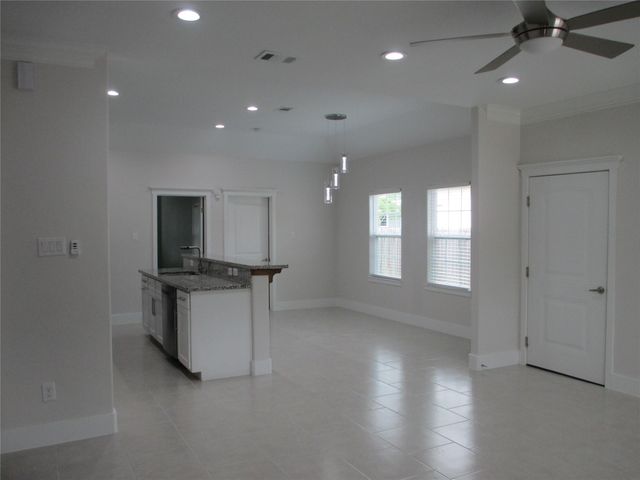 1209 Elm, Baytown, TX 77520