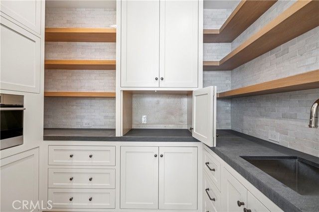 2820 Bayview Drive, Corona Del Mar (newport Beach), CA 92625