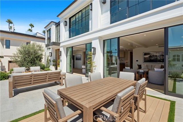 2820 Bayview Drive, Corona Del Mar (newport Beach), CA 92625