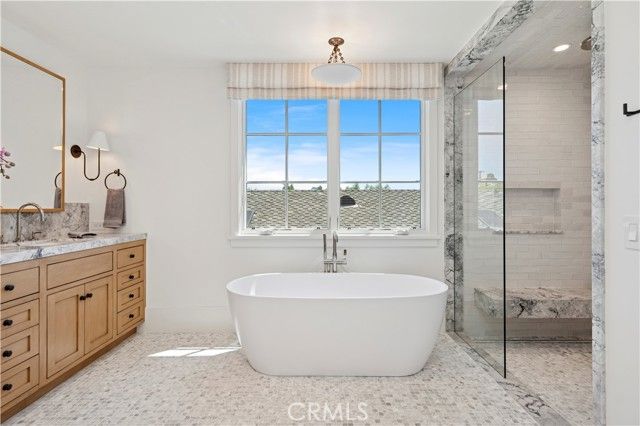 2820 Bayview Drive, Corona Del Mar (newport Beach), CA 92625