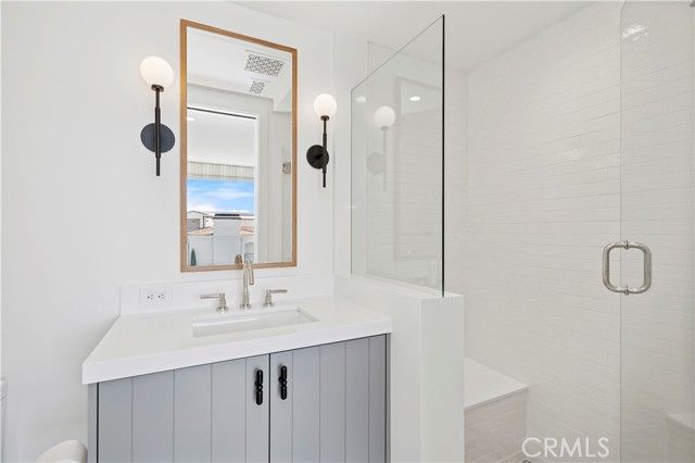 2820 Bayview Drive, Corona Del Mar (newport Beach), CA 92625