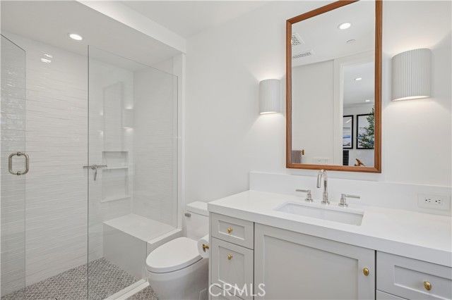 2820 Bayview Drive, Corona Del Mar (newport Beach), CA 92625