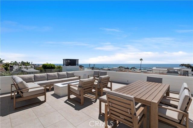 2820 Bayview Drive, Corona Del Mar (newport Beach), CA 92625