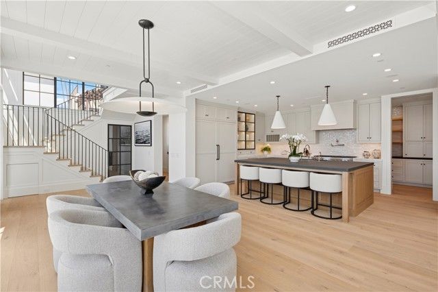 2820 Bayview Drive, Corona Del Mar (newport Beach), CA 92625