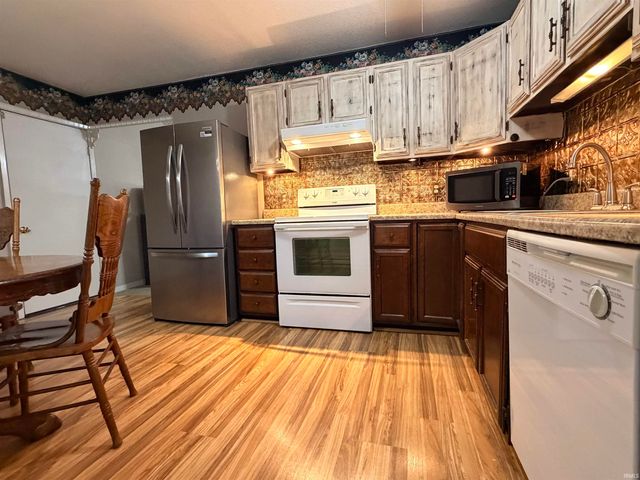 6914 Salge Drive, Fort Wayne, IN 46835