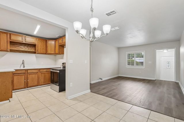 8370 BRACKRIDGE Boulevard S, Jacksonville, FL 32216