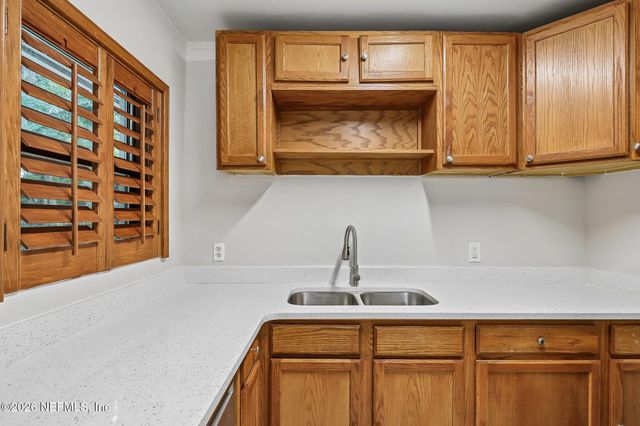 8370 BRACKRIDGE Boulevard S, Jacksonville, FL 32216