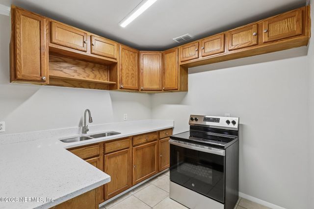 8370 BRACKRIDGE Boulevard S, Jacksonville, FL 32216