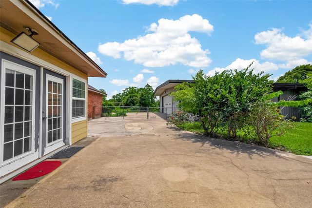 1012 Lilley Road, Alvin, TX 77511