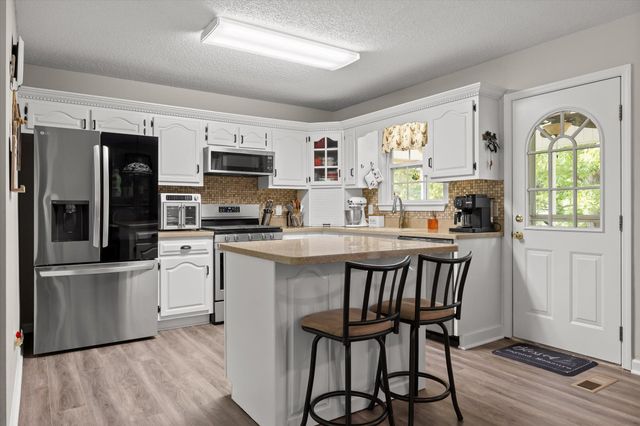 10155 Bear Trail Drive, Soddy Daisy, TN 37379