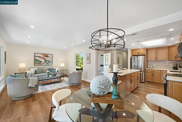 2000 Pine Knoll Dr 2, Walnut Creek, CA 94595