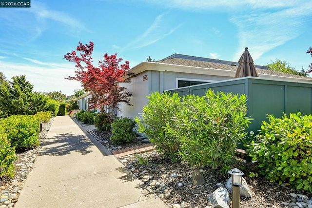 2000 Pine Knoll Dr 2, Walnut Creek, CA 94595